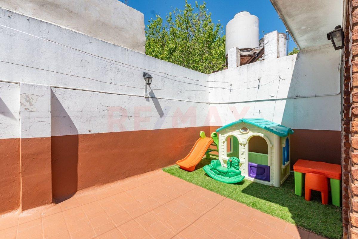 Foto de VENTA PH 4 AMB CON TERRAZA Y PARRILLA EN POMPEYA, imagen 4