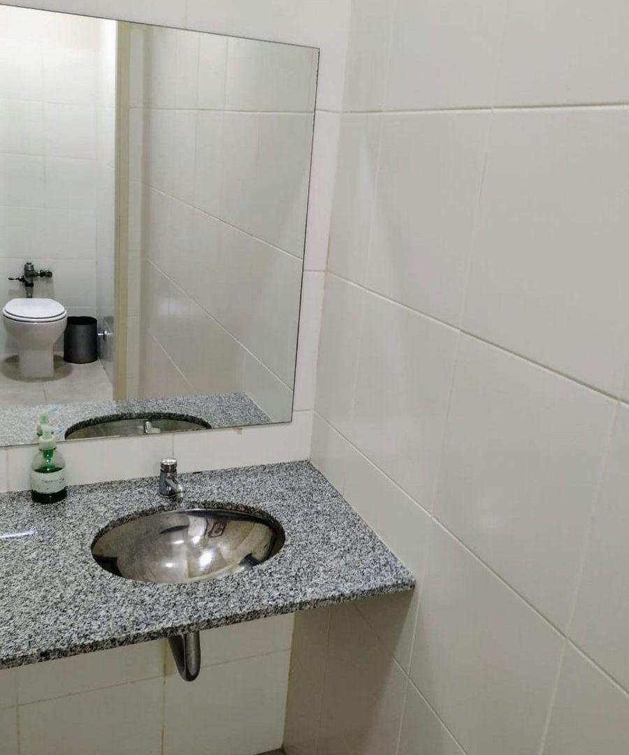 Foto de OPORTUNIDAD!! VENTA IMPORTANTE OFICINA CENTRO, imagen 3