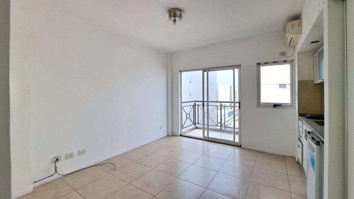 Foto de Monoambiente c balcon al frente Alquiler en Flores, imagen 4