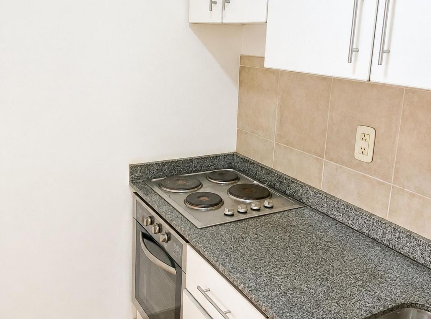Foto de Alquiler Depto 2 Amb + Cocina Pileta y Sum Moron, imagen 2