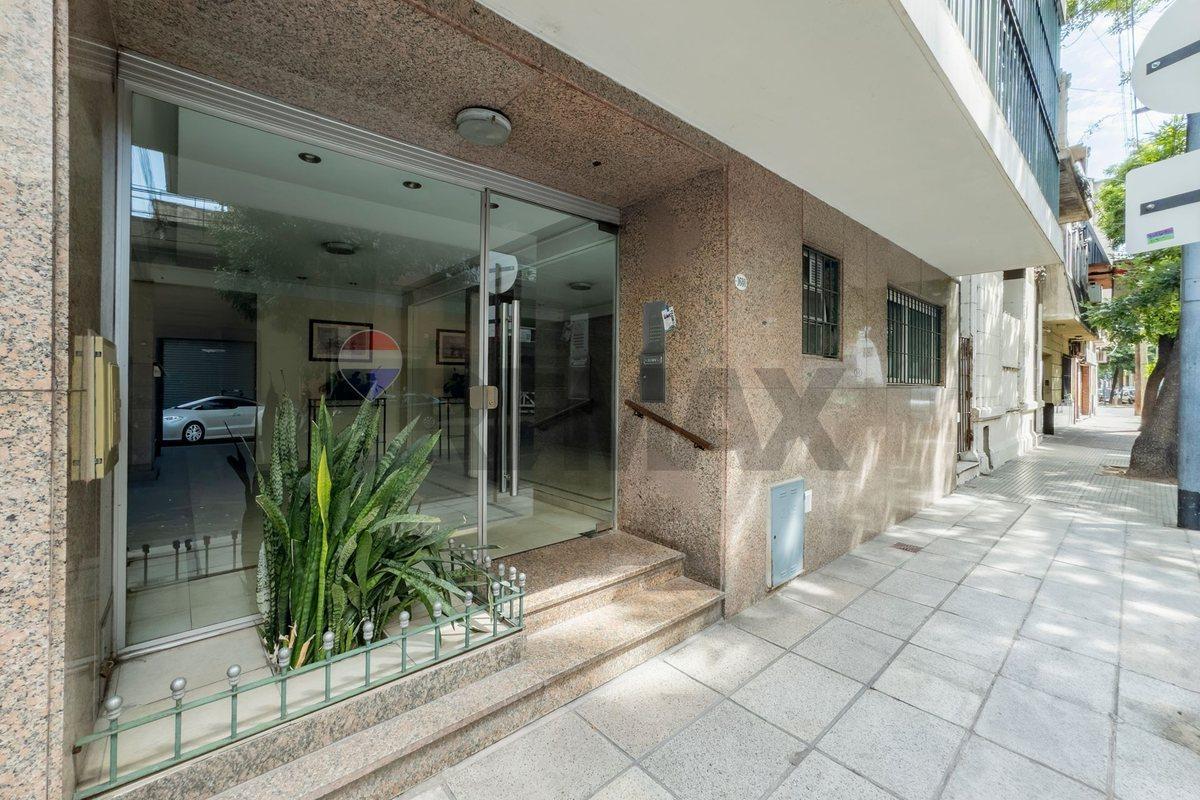 Foto de VENTA 3 AMB CON DEPENDENCIA, JARDIN Y QUINCHO, imagen 4