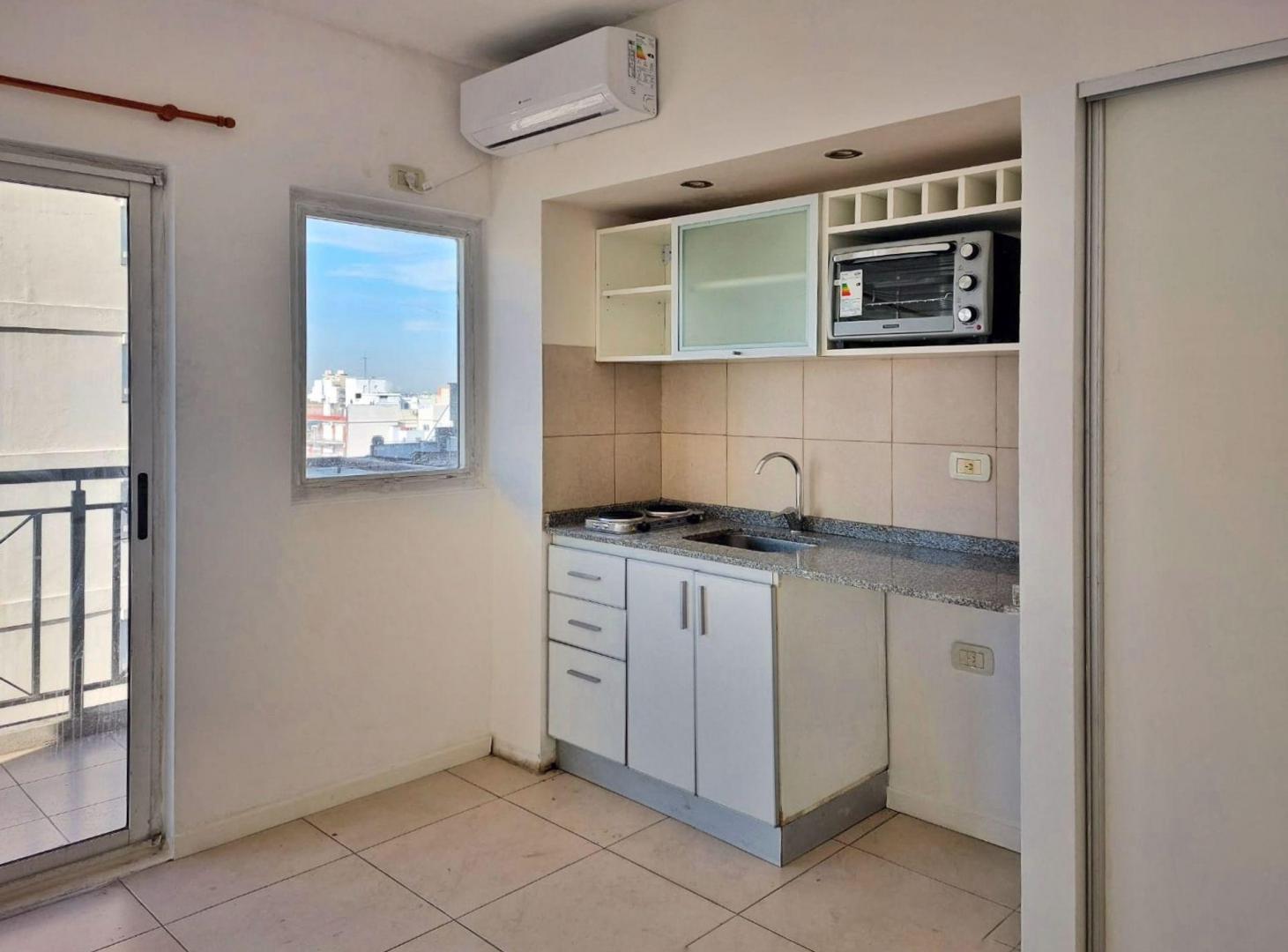 Foto de Monoambiente c balcon al frente en venta en Flores, imagen 4