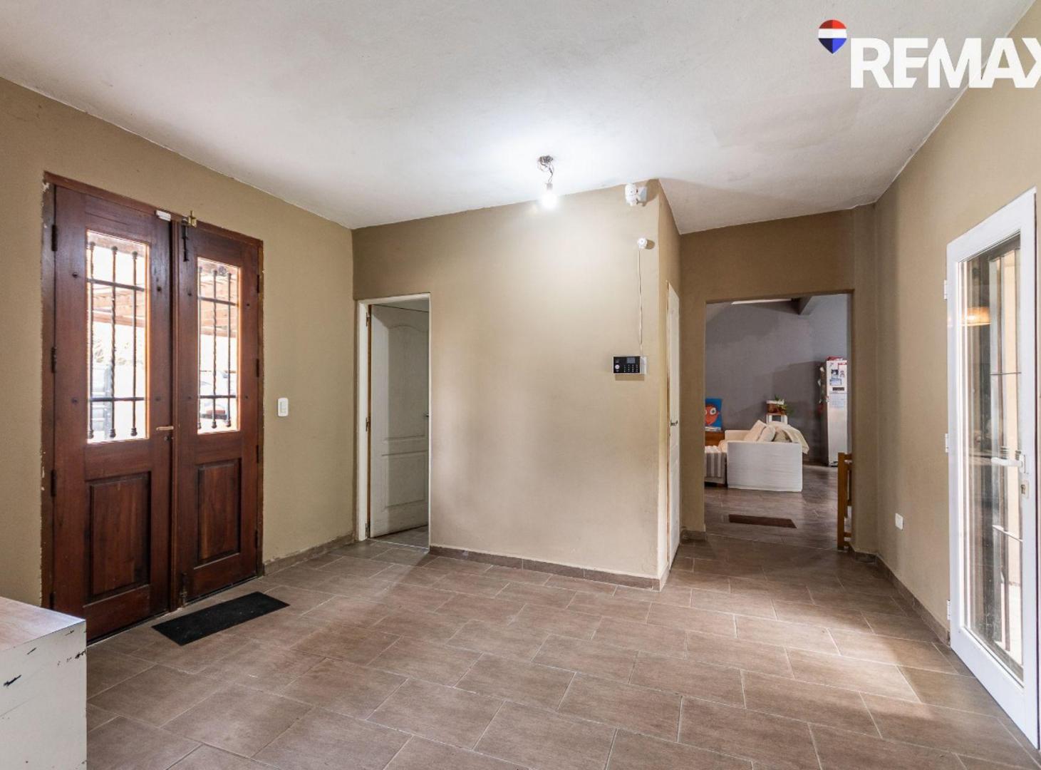Foto de Venta casa con piscina en Ezeiza sin expensas, imagen 4