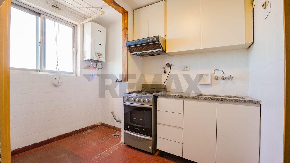 Foto de VENTA . EXCELENTE DEPARTAMENTO 3 AMB . FLORES, imagen 2