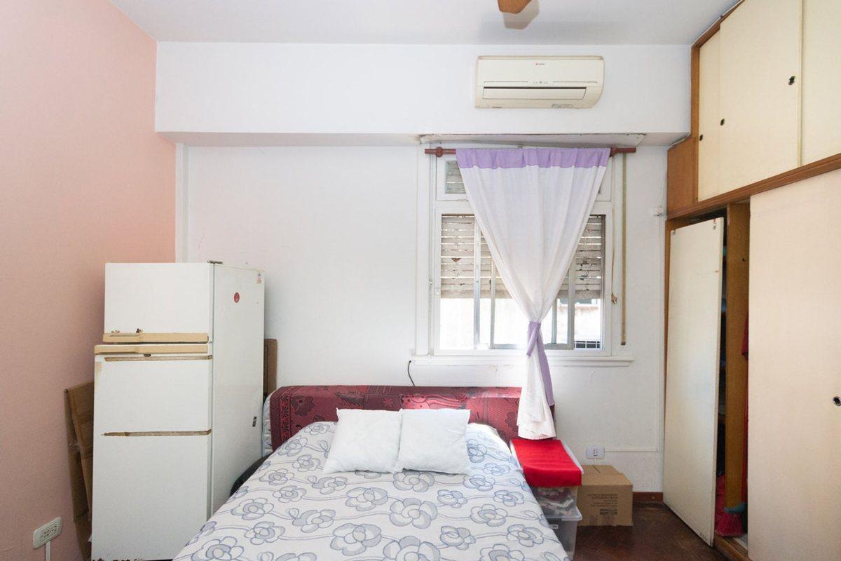 Foto de VENTA DEP 2 AMB VELEZ SARFIELD LUMIN. P/ ESCALERA, imagen 5