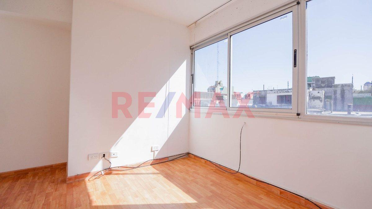 Foto de VENTA DEPTO . 3 AMBIENTES . ABASTO . + BALCONES, imagen 2