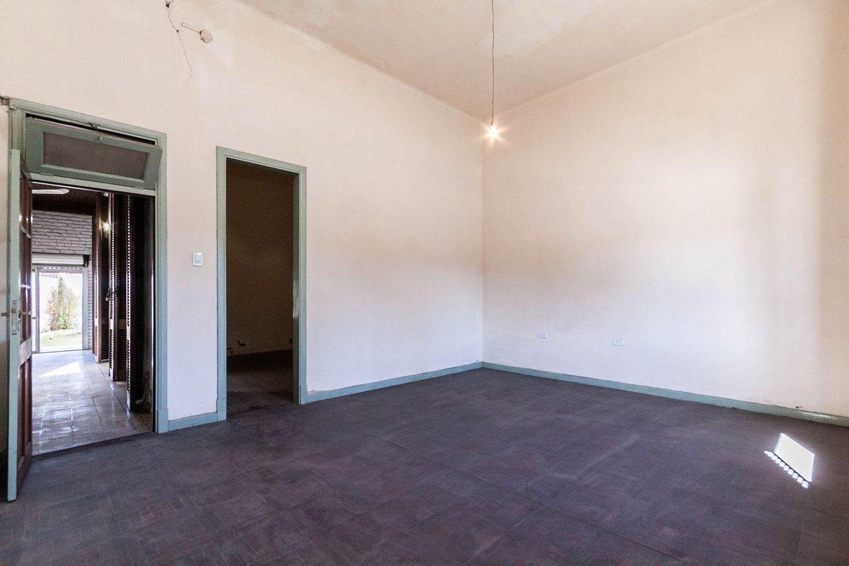 Foto de NUEVO VALOR - Casa jardín y patio a reciclar, imagen 5