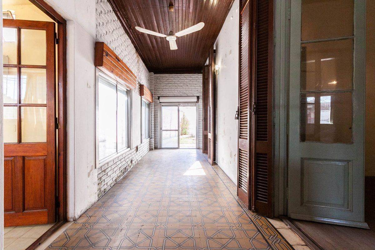 Foto de NUEVO VALOR - Casa jardín y patio a reciclar, imagen 2