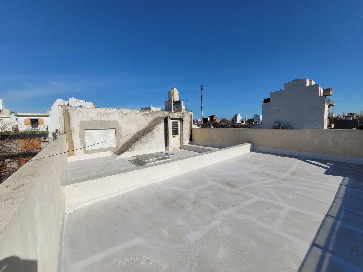 Foto de VENTA DEPOSITO OFICINAS Y DEPTO CON TERRAZA V LURO, imagen 3