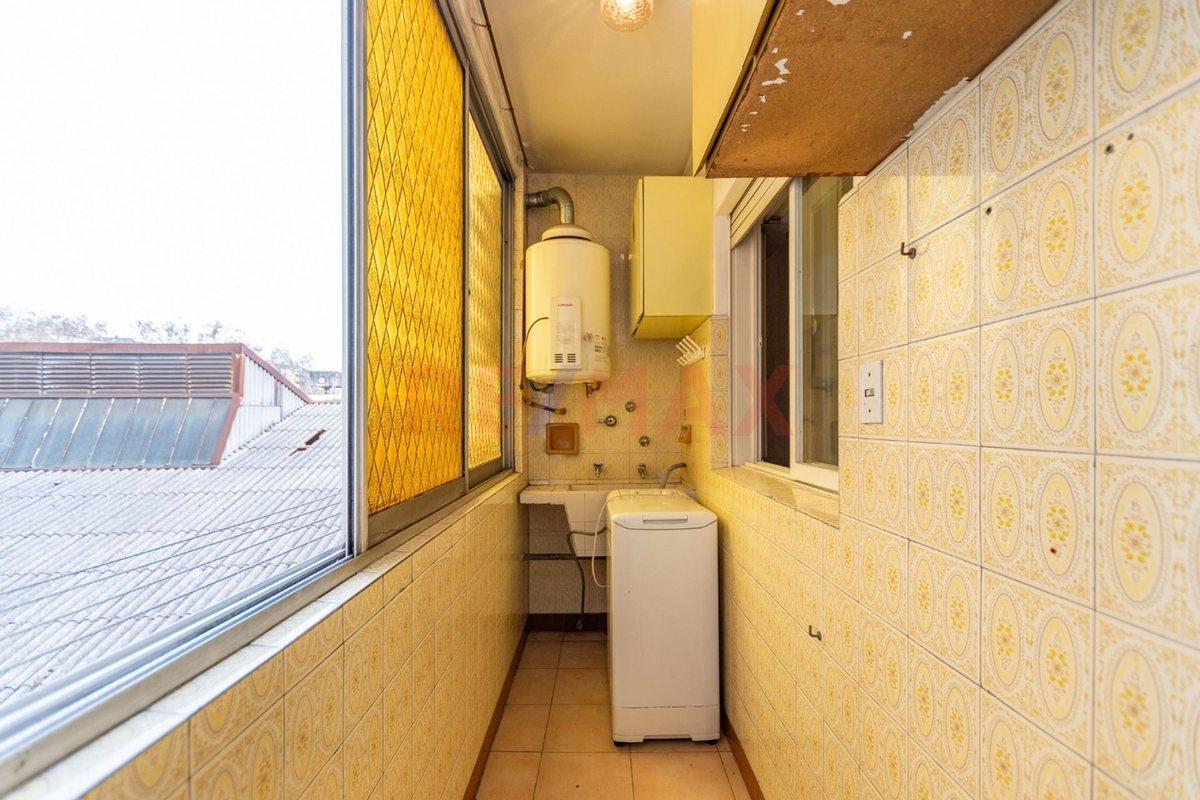 Foto de VENTA DEPTO 4 AMBIENTES CON BALCÓN y COCHERA BOEDO, imagen 2