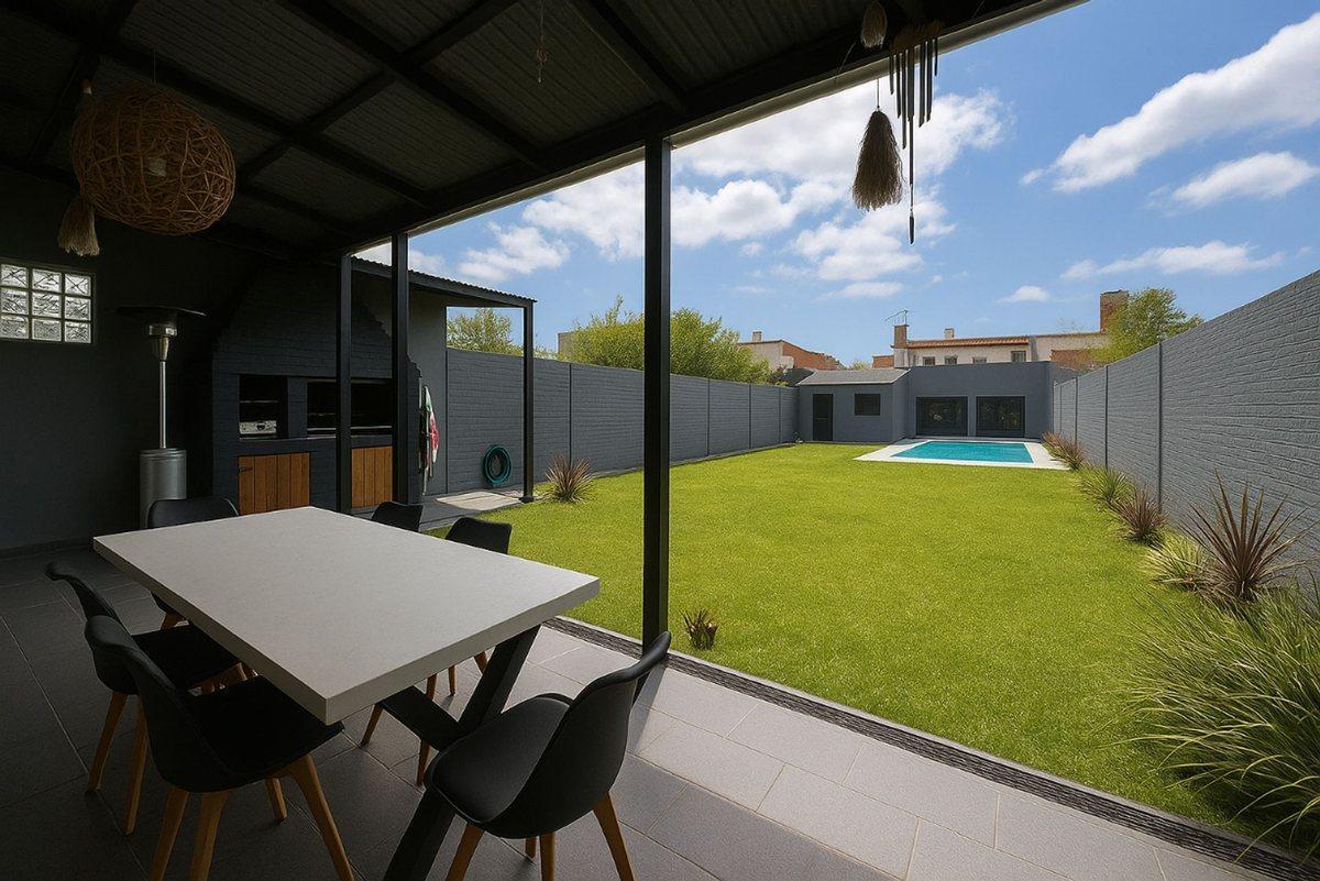Foto de Venta casa 4 amb Lanús Jardín pileta apta credito, imagen 2