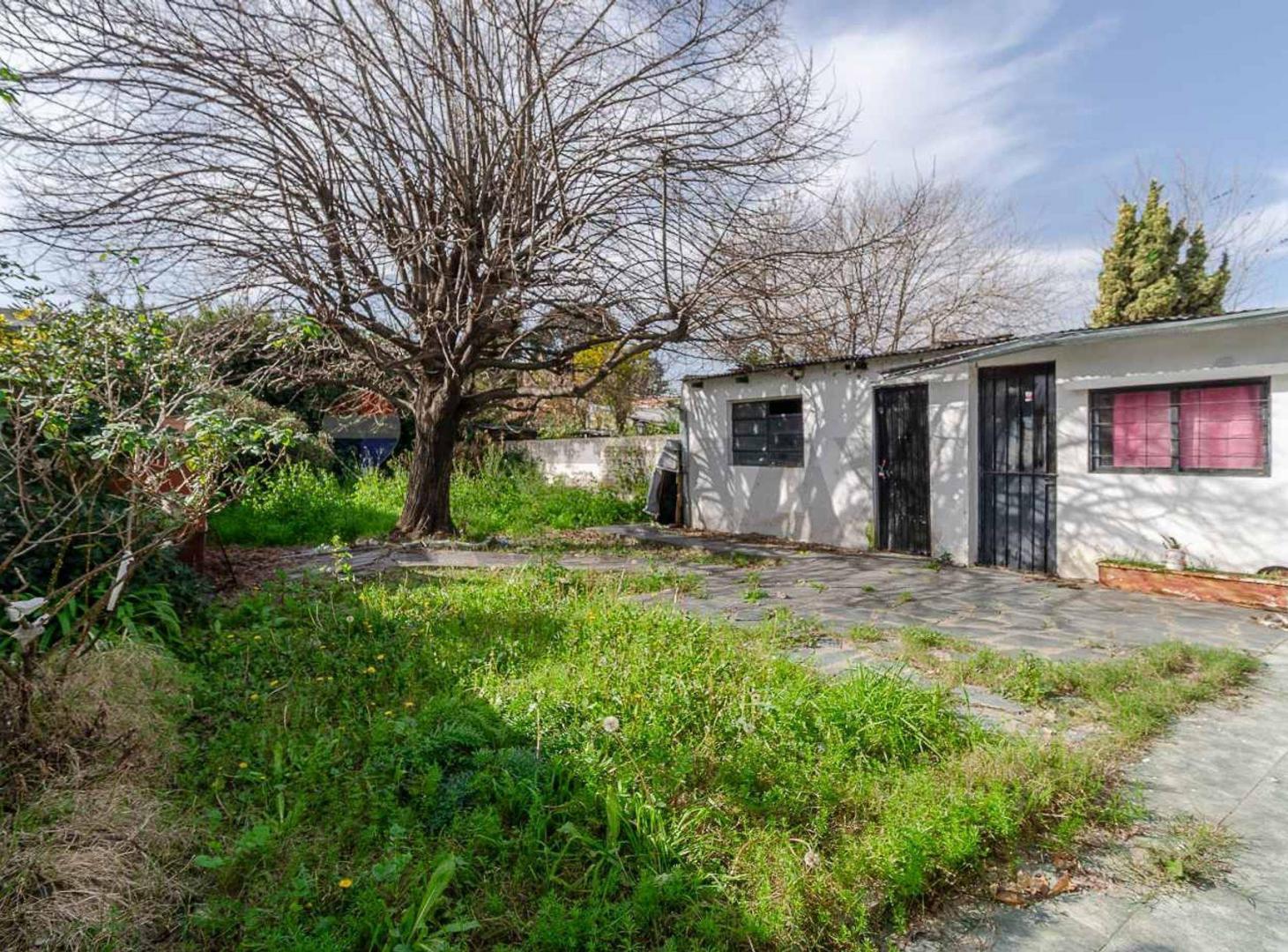 Foto de VENTA CASA 3 AMB CON PARQUE EN CASTELAR, imagen 3