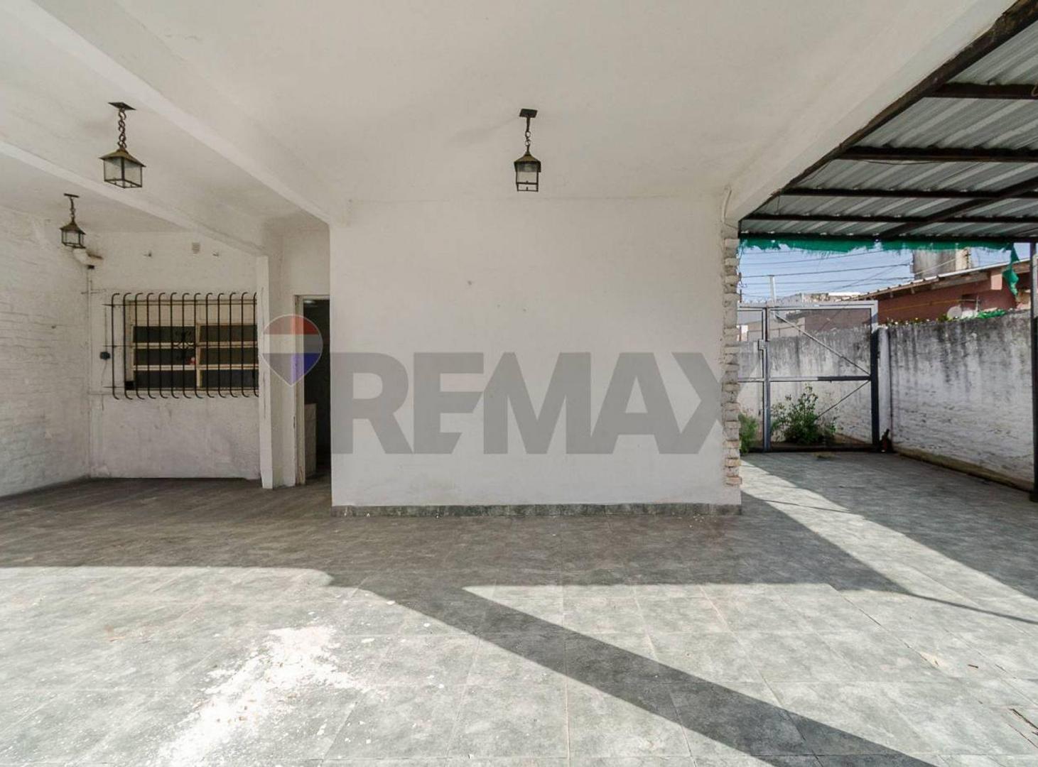 Foto de VENTA CASA 3 AMB CON PARQUE EN CASTELAR, imagen 5