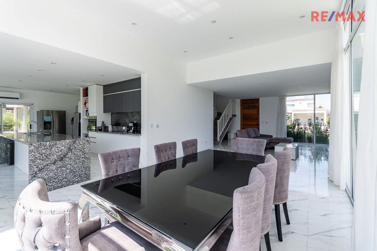 Foto de VENTA CASA TERRALAGOS 5 AMB CON PILETA Y PARRILLA, imagen 4