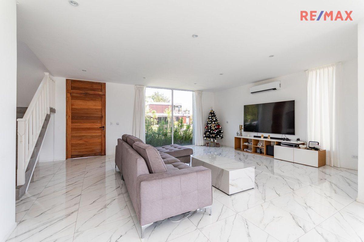 Foto de VENTA CASA TERRALAGOS 5 AMB CON PILETA Y PARRILLA, imagen 2
