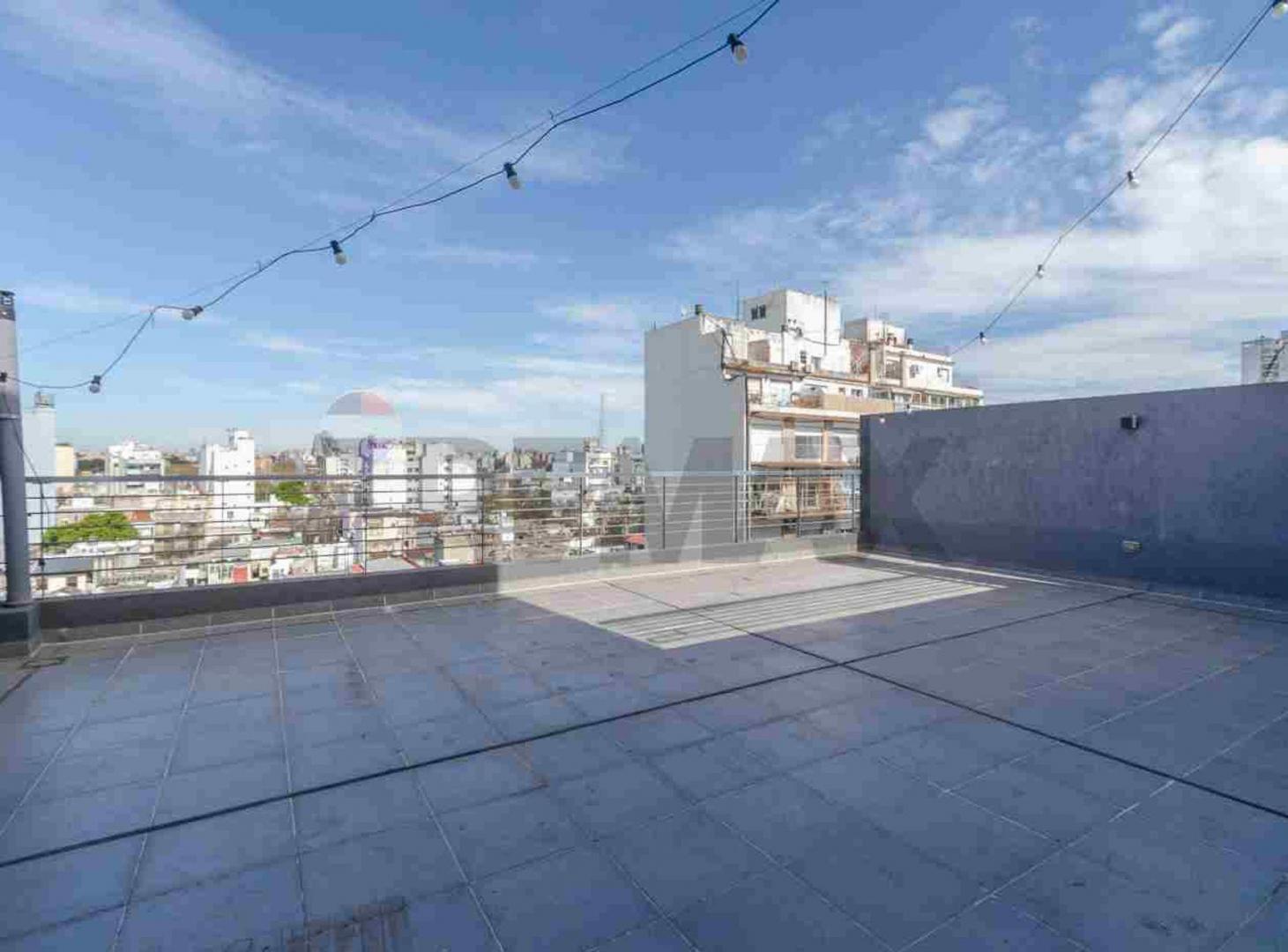 Foto de DEPTO 2 AMB AL FRENTE CON BALCON Y TERRAZA PROPIA, imagen 1