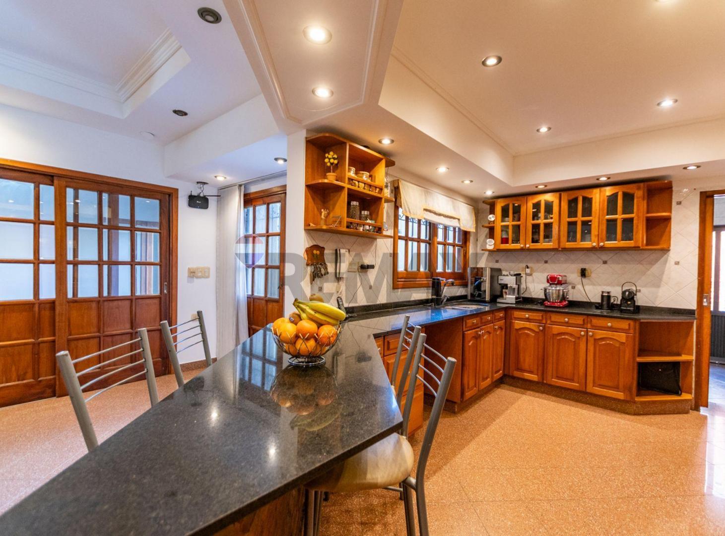 Foto de VENTA CASA JARDIN PISCINA COCHERAS, imagen 1