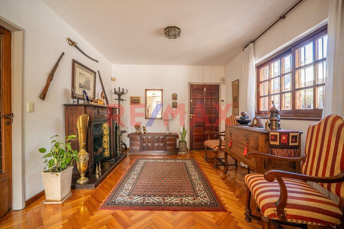 Foto de OPORT. CASA 4 AMB. CON COCHERA, PATIO Y TERRAZA, imagen 2