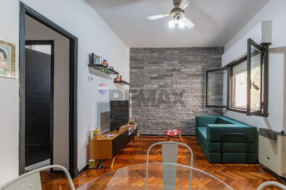 Foto de Dpto tipo casa 3 amb c/dependencia CABALLITO, imagen 1