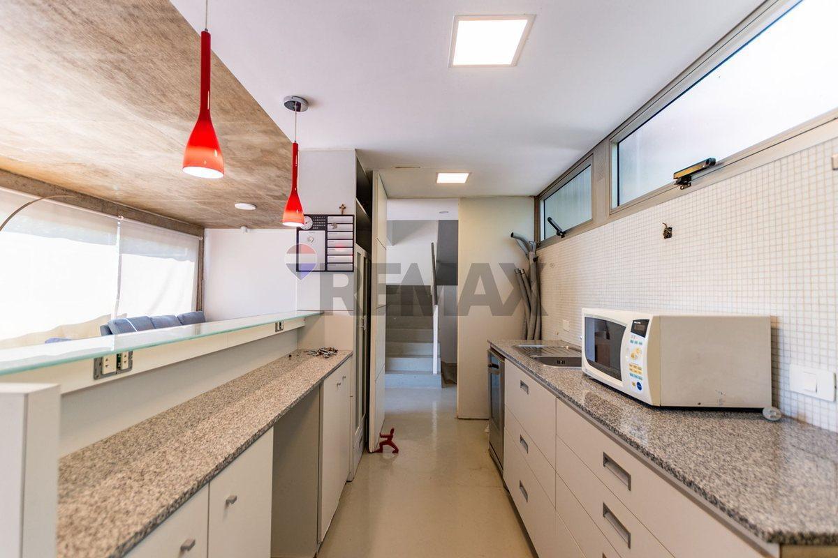 Foto de DEPTO TRIPLEX 4 AMB EN ALQUILER NUÑEZ C/ COCHERA, imagen 5