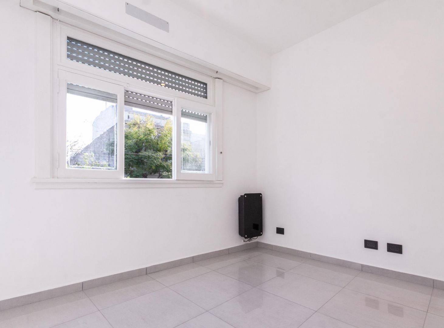 Foto de VENTA DE PH 2 AMBIENTES EN FLORES, imagen 5