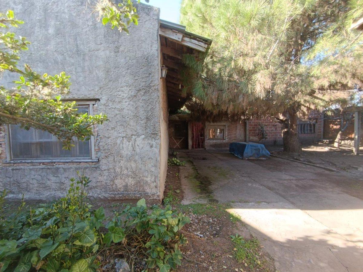 Foto de Venta terreno con casa 3 amb y parque Berazategui, imagen 5