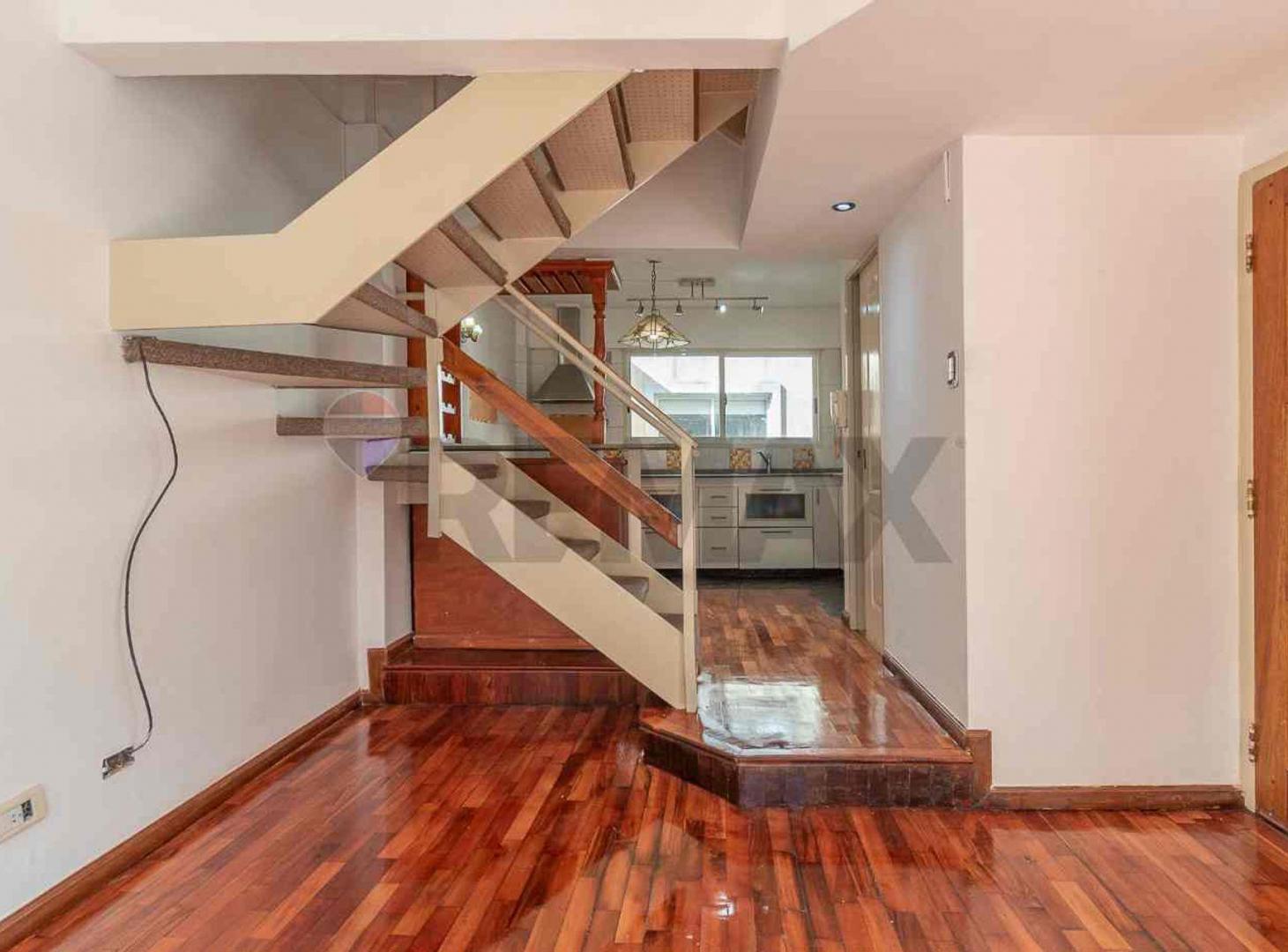 Foto de VENTA DPTO TRIPLEX 4 AMB CON COCHERA EN CABALLITO, imagen 5