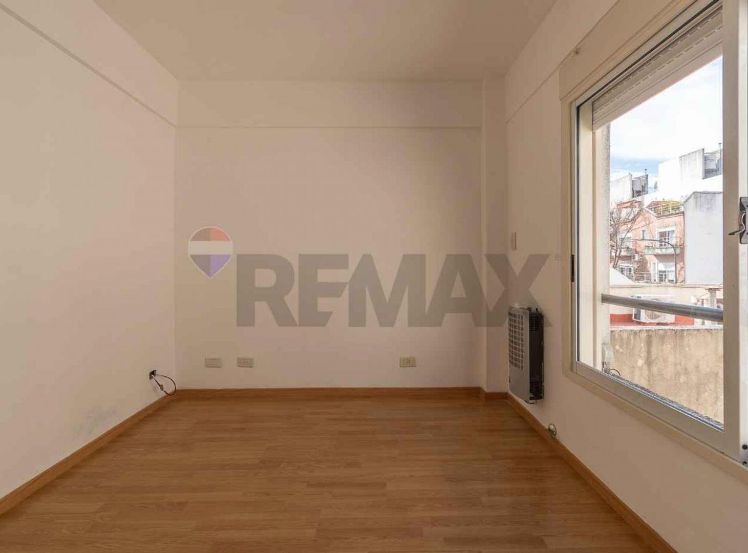 Foto de VENTA DPTO TRIPLEX 4 AMB CON COCHERA EN CABALLITO, imagen 1