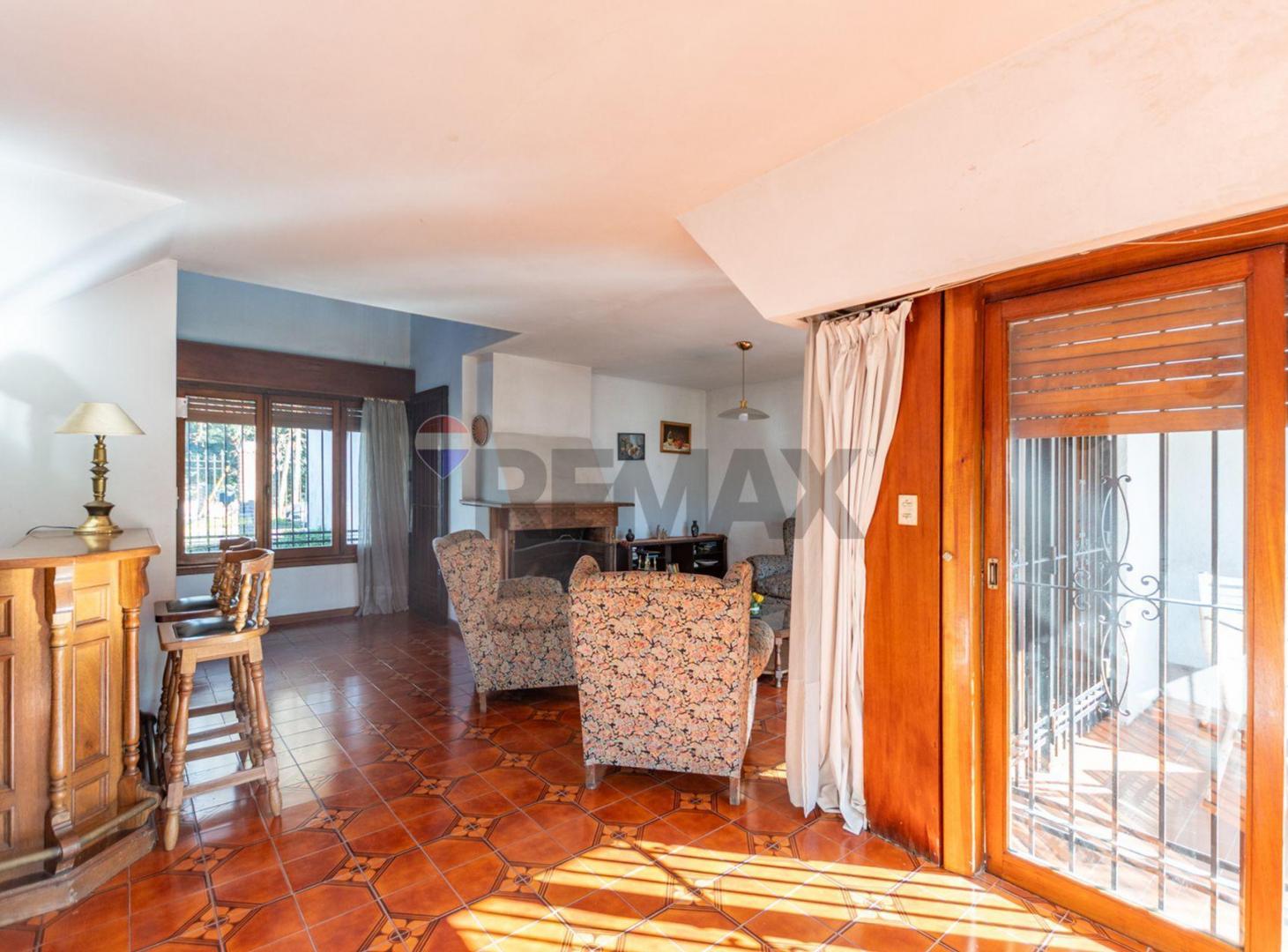 Foto de VENTA CASA JARDIN PISCINA QUINCHO COCHERA, imagen 2