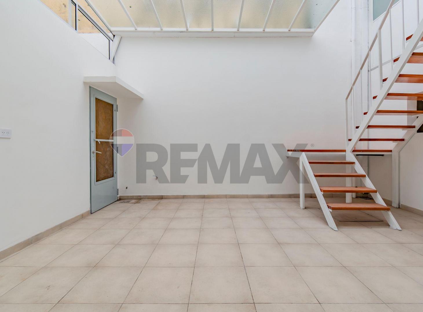 Foto de PH EN VENTA 4 AMB CON TERRAZA REFACCIONADO TOTAL!, imagen 2