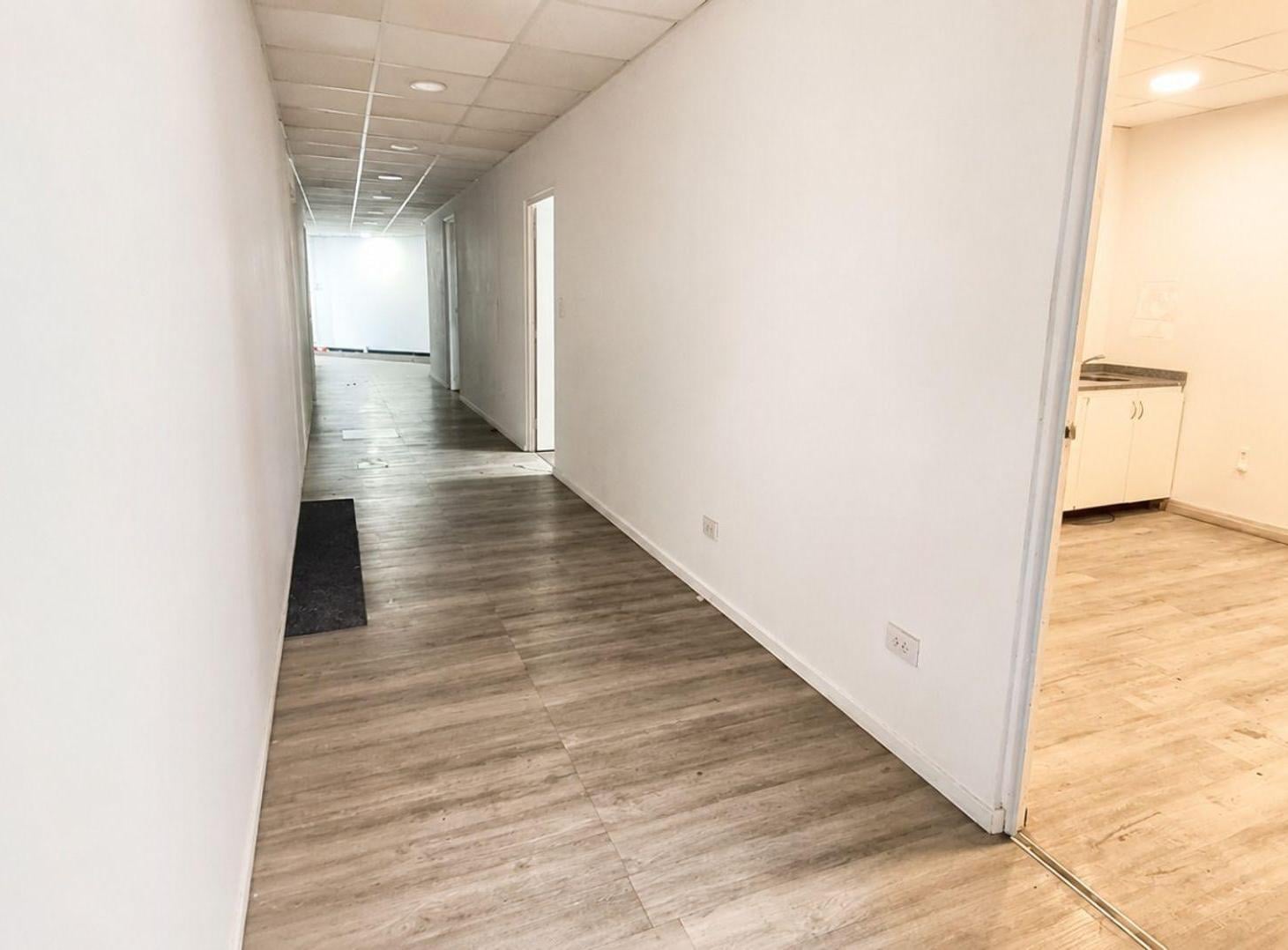 Foto de PISO 437m2 DE OFICINAS ALQUILER TUCUMAN Y FLORID, imagen 2