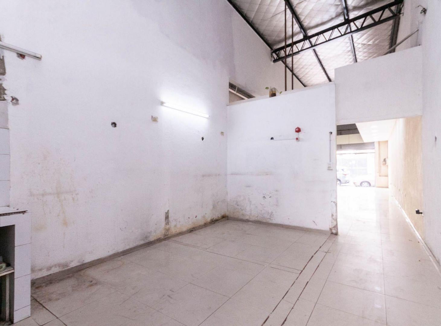 Foto de ALQUILER LOCAL COMERCIAL FONDO LIBRE 300M2 TOTAL, imagen 5