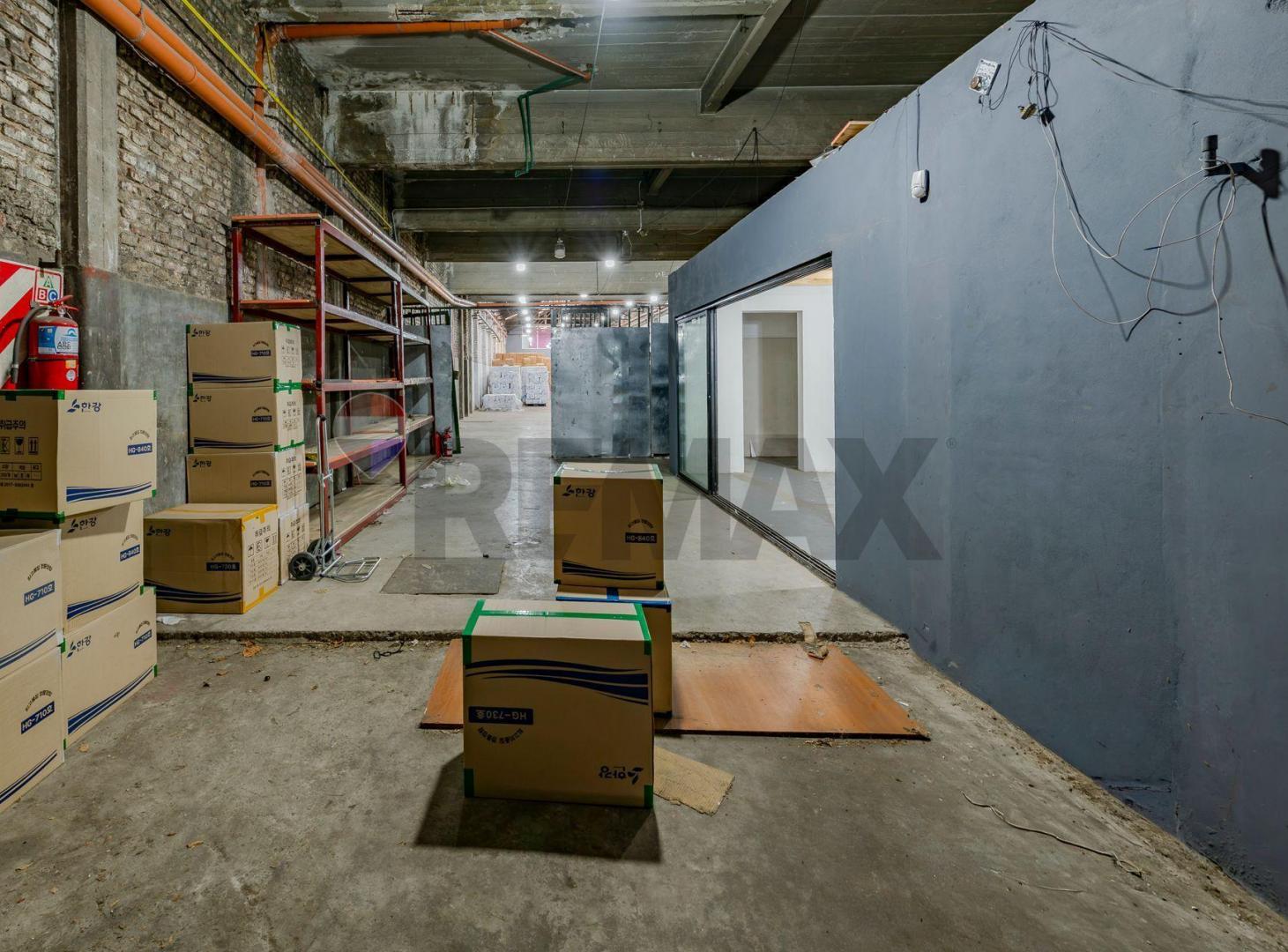 Foto de VENTA DE DEPOSITO DOBLE FRENTE CON VIVIENDA GERLI, imagen 4