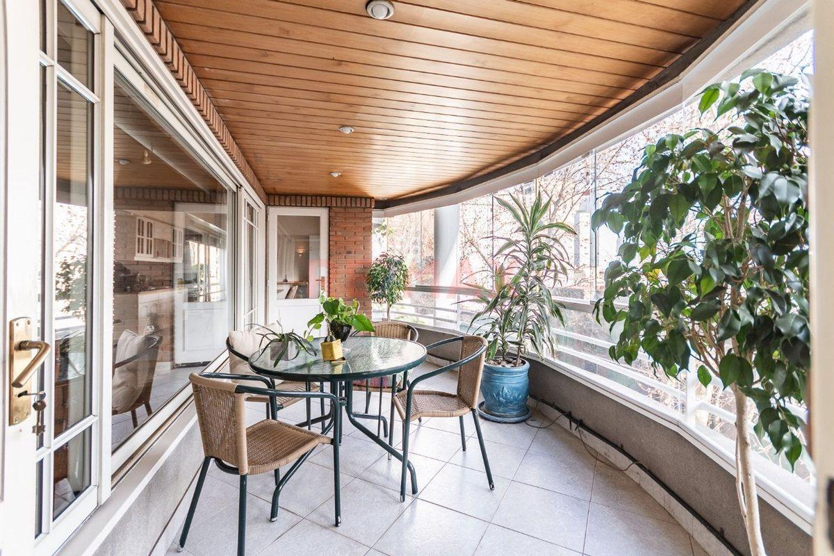 Foto de VENTA FLORES PISO 6 AMBIENTES 2 COCHERAS BALCON, imagen 1
