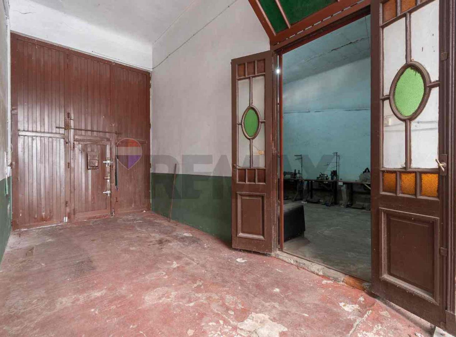Foto de EXCELENTE CASA CON DEPOSITO - PARQUE CHACABUCO, imagen 1