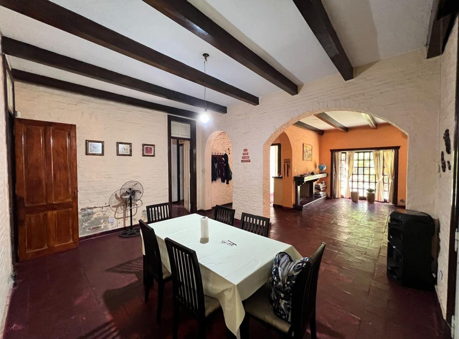 Foto de Casa 7 ambientes con jardín y cocheras., imagen 5