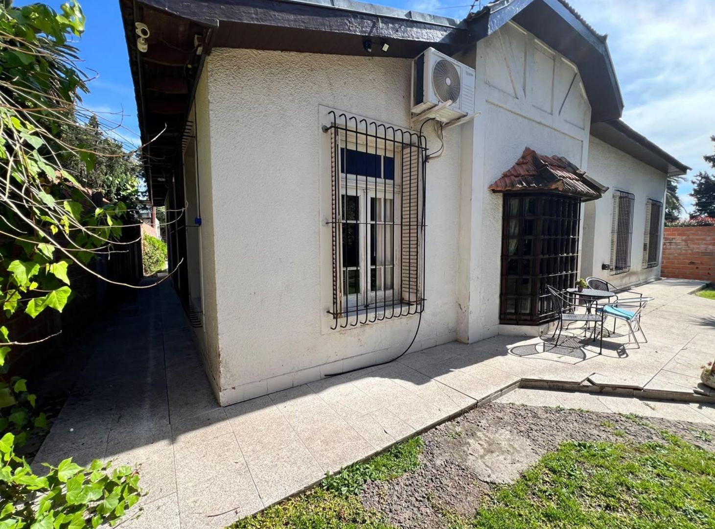 Foto de Casa 7 ambientes con jardín y cocheras., imagen 4