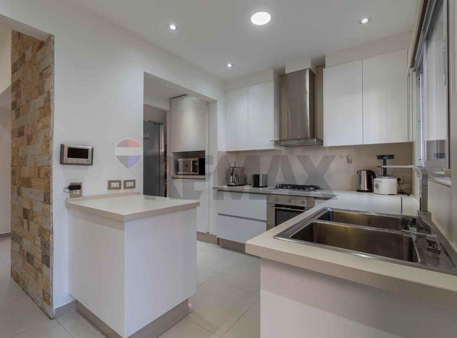Foto de Casa Venta Refaccionada a Nueva c/ Piscina V. Real, imagen 3