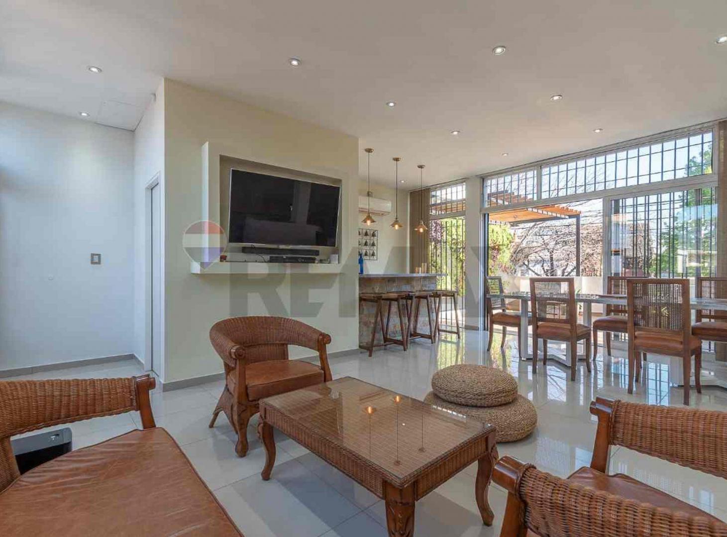 Foto de Casa Venta Refaccionada a Nueva c/ Piscina V. Real, imagen 4