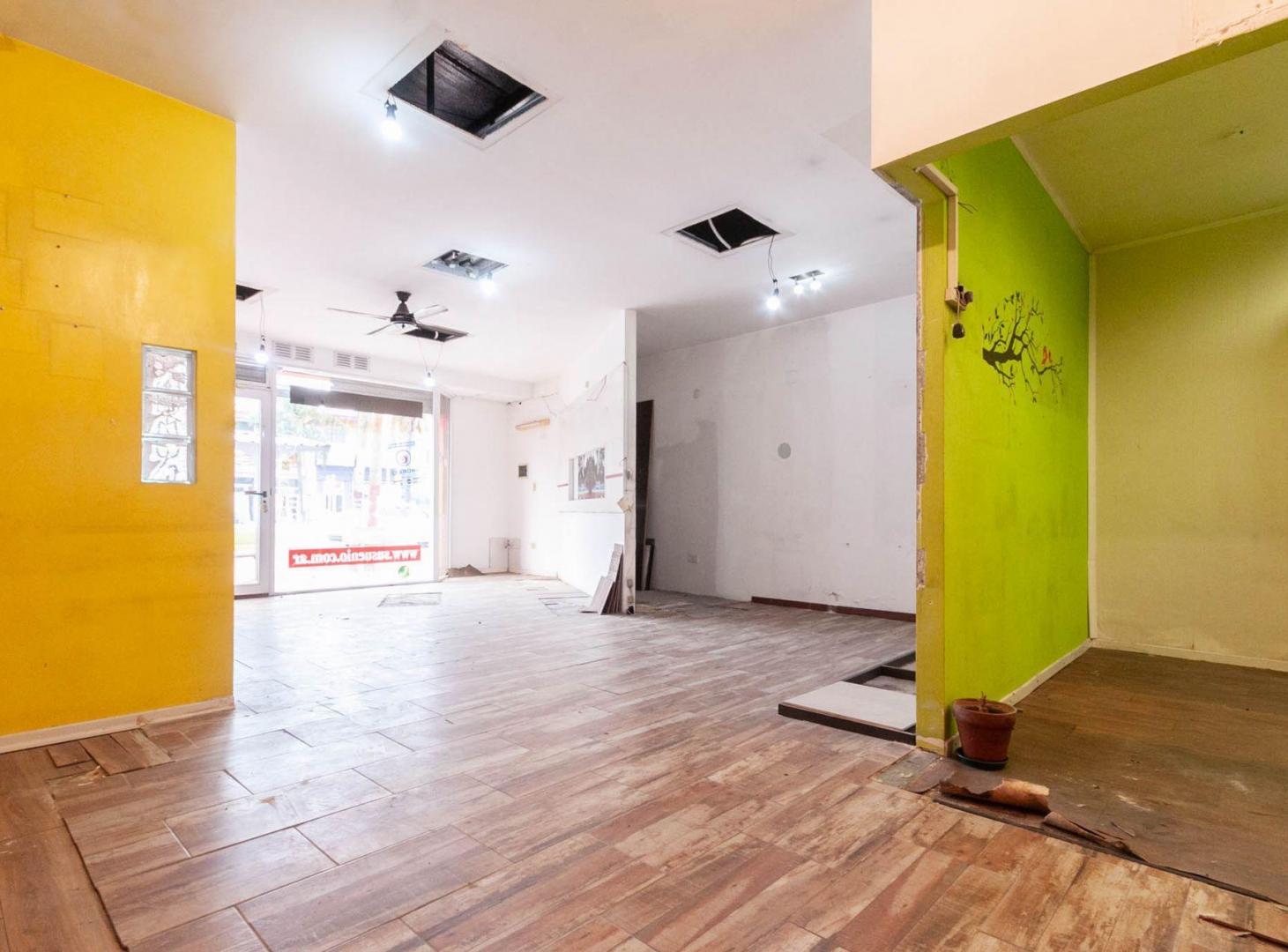 Foto de ALQUILER LOCAL COMERCIAL 70M2 SOBRE AVENIDA LANUS, imagen 4