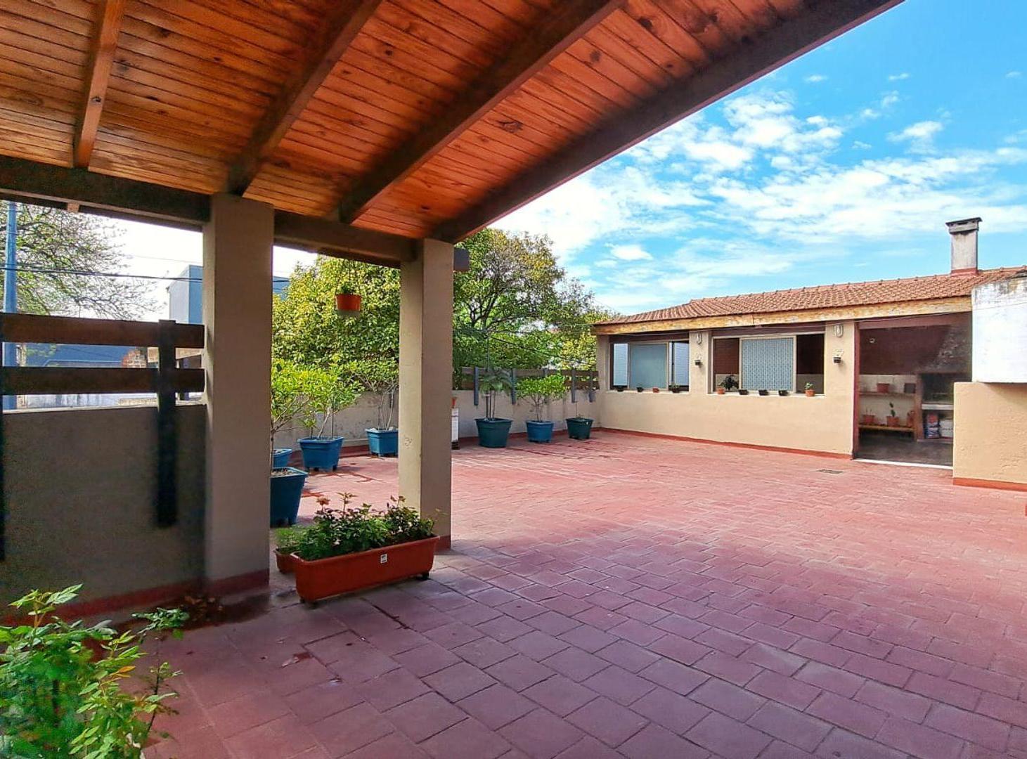 Foto de Casa 4 ambientes con quincho y terraza en Pompeya, imagen 1