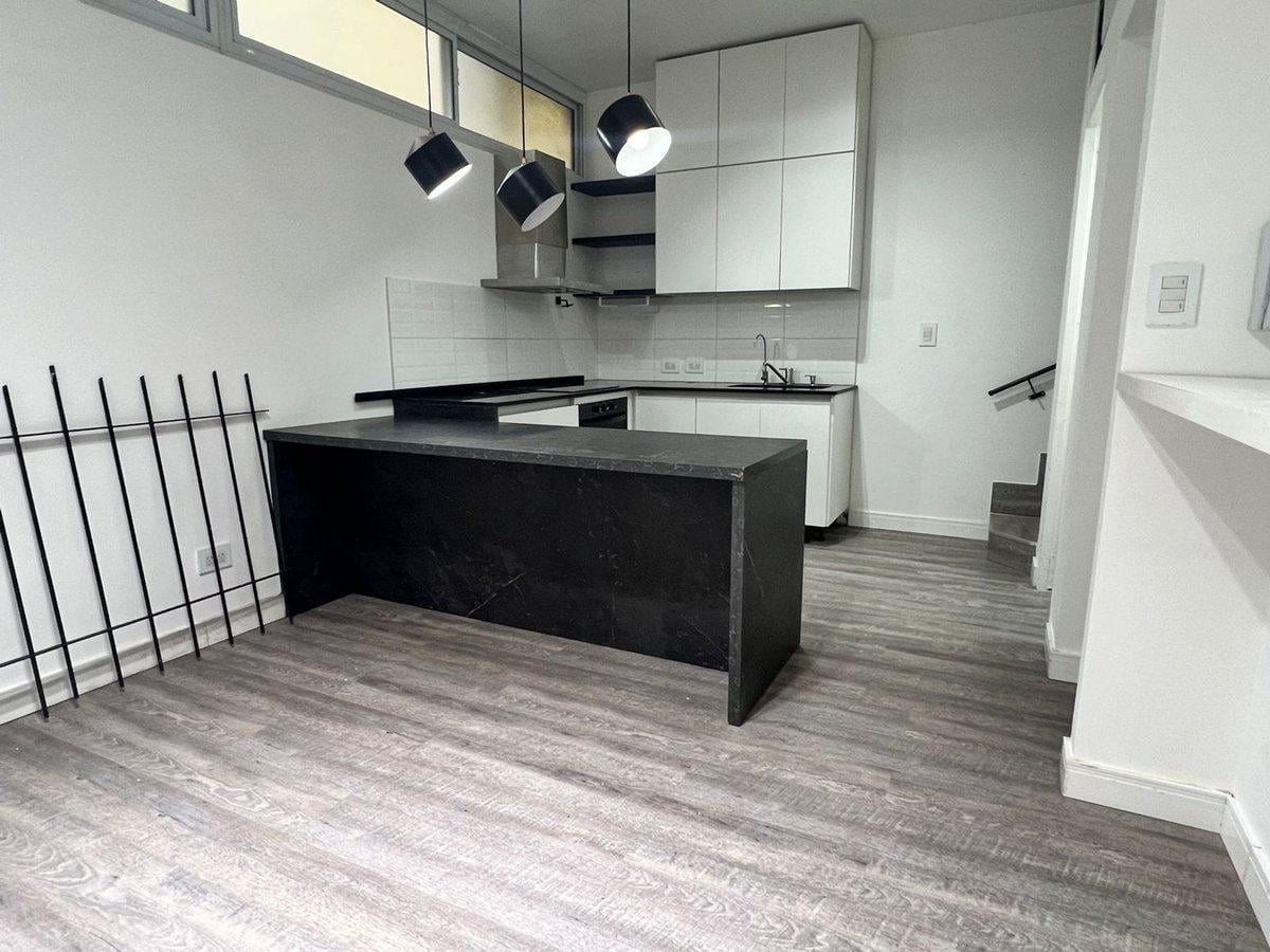 Foto de ALQUILER depto duplex 2 amb zona Ftad de Medicina, imagen 2