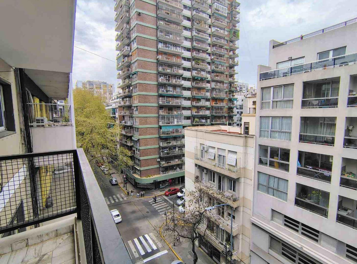 Foto de Alquiler 2 amb amplios. Coc/Comed. Semipiso Balcón, imagen 3