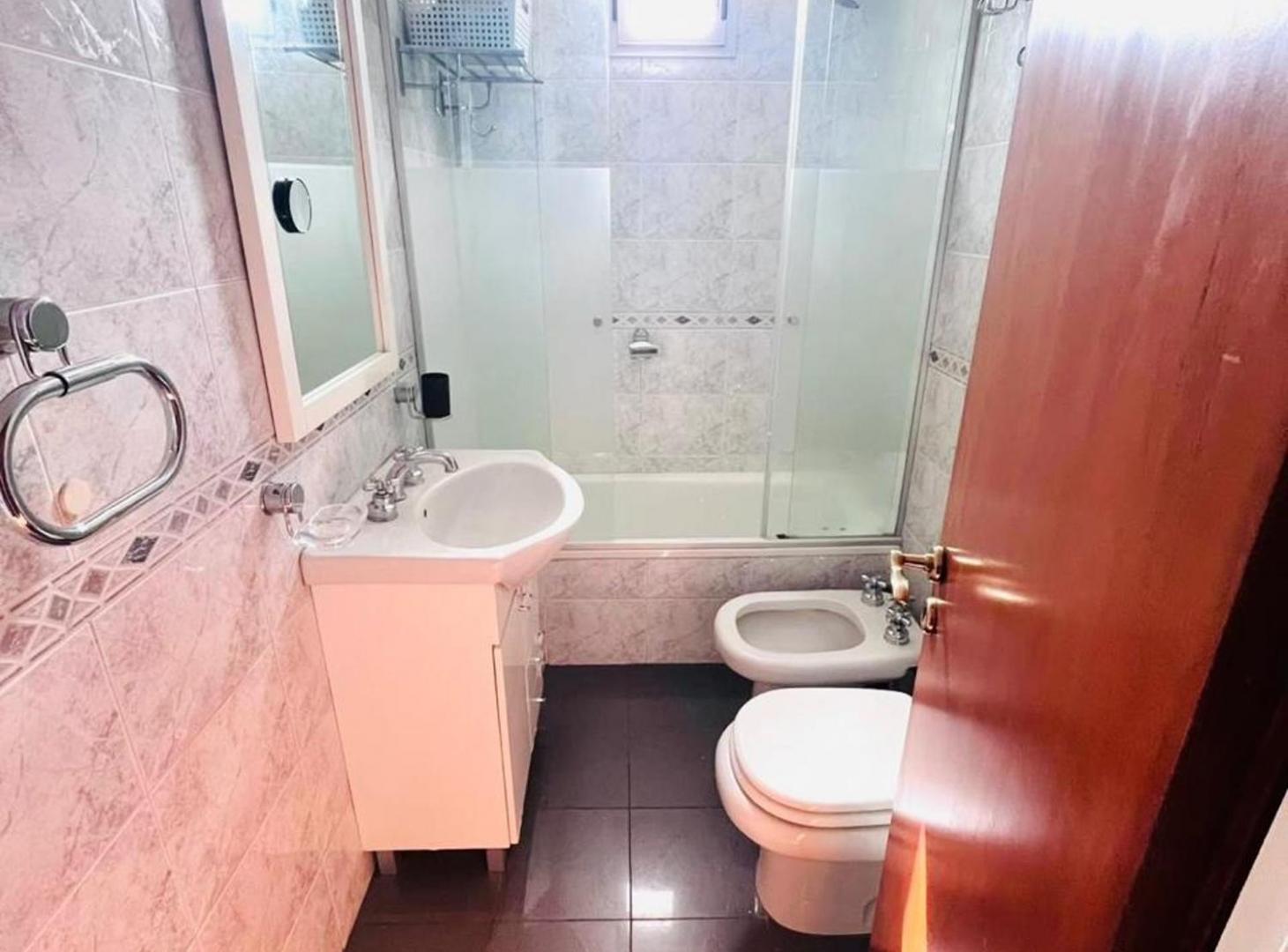 Foto de VENTA,3 AMB,CABALLITO C/ COCHERA CUB,FIJA, imagen 2