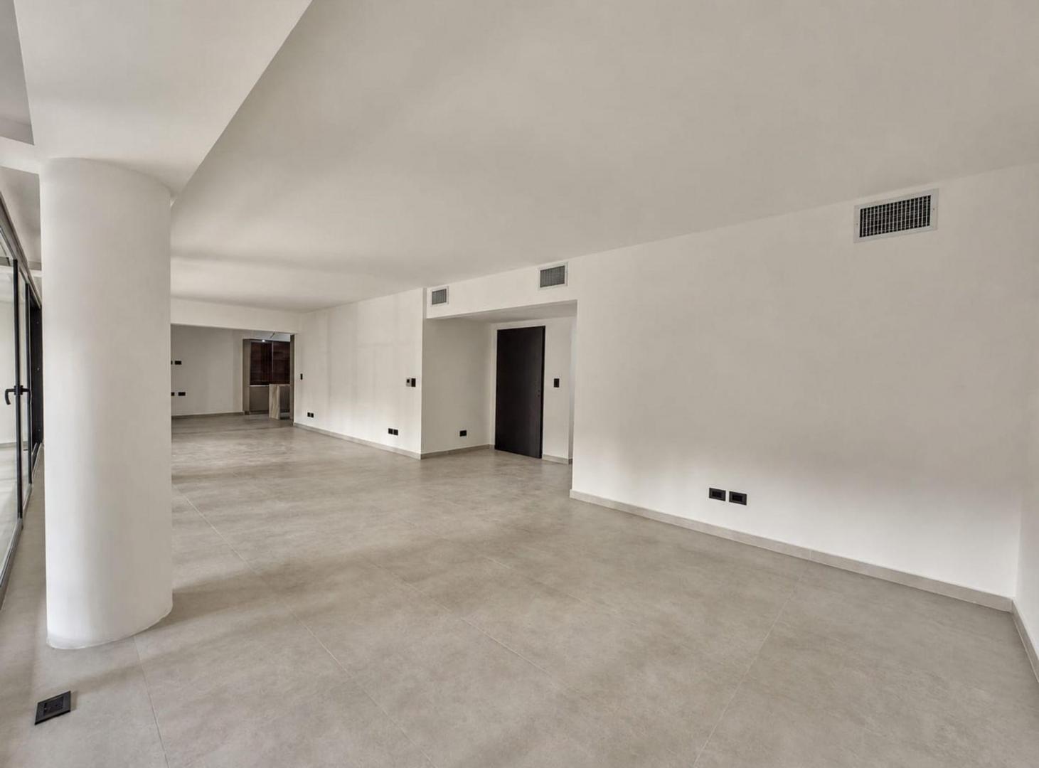 Foto de VENTA 5 AMBIENTE 3 COCHERAS BALCON PATIO CABALLIT0, imagen 3