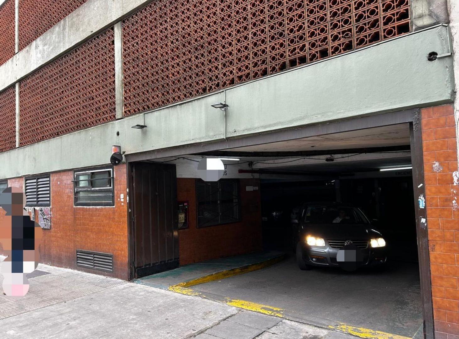 Foto de COCHERA EN VENTA EN ALMAGRO EN EDIF. DE COCHERAS, imagen 3