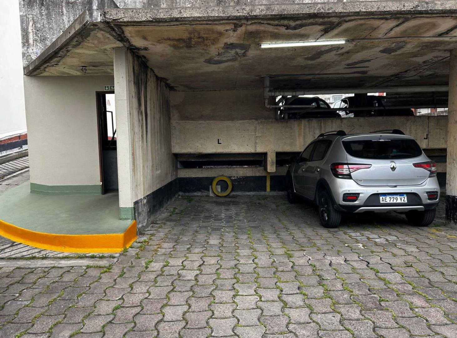 Foto de COCHERA EN VENTA EN ALMAGRO EN EDIF. DE COCHERAS, imagen 4