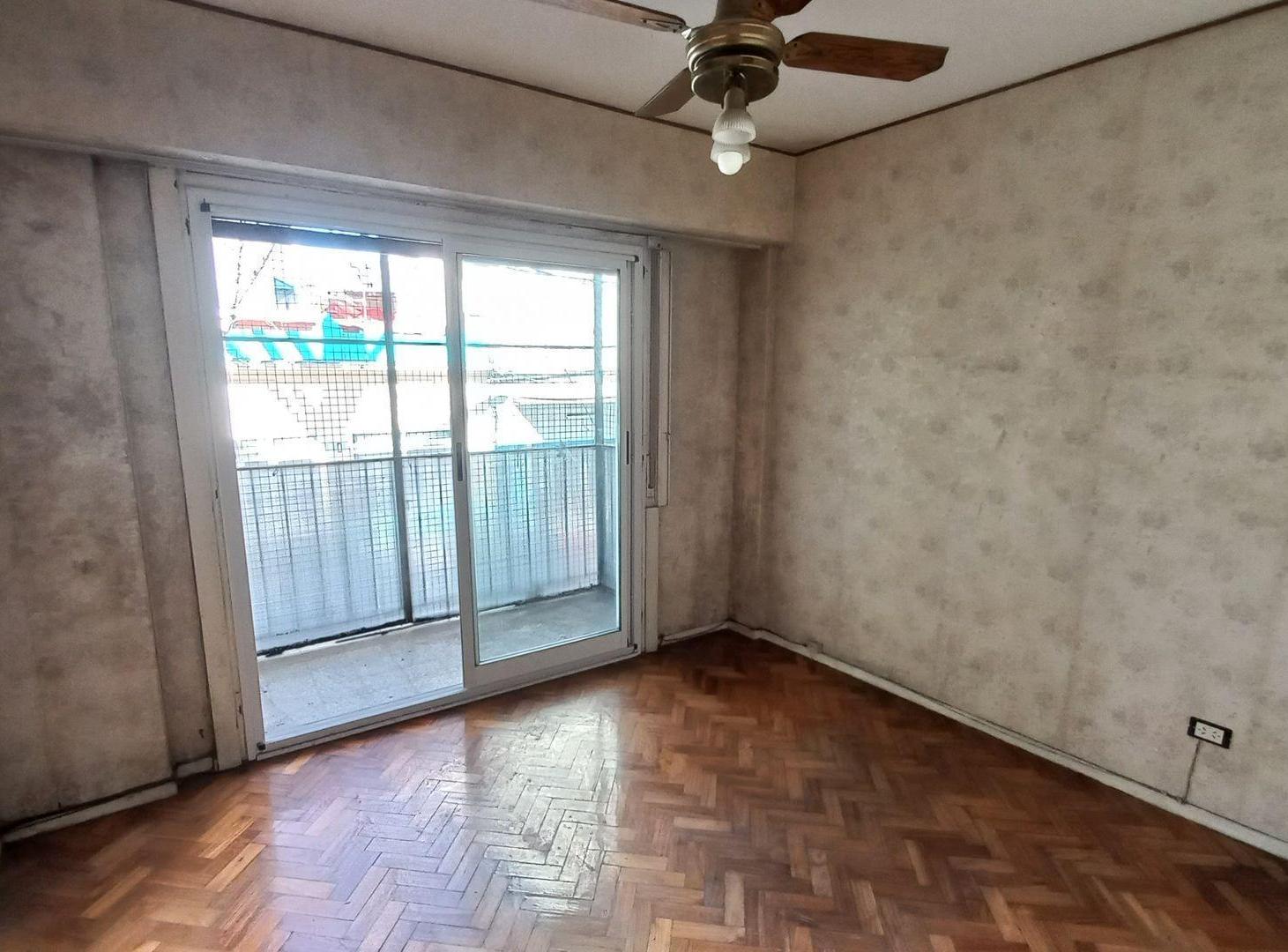 Foto de Venta dpto 3 amb c/balcon Bolivia y Yerbal, Flores, imagen 1