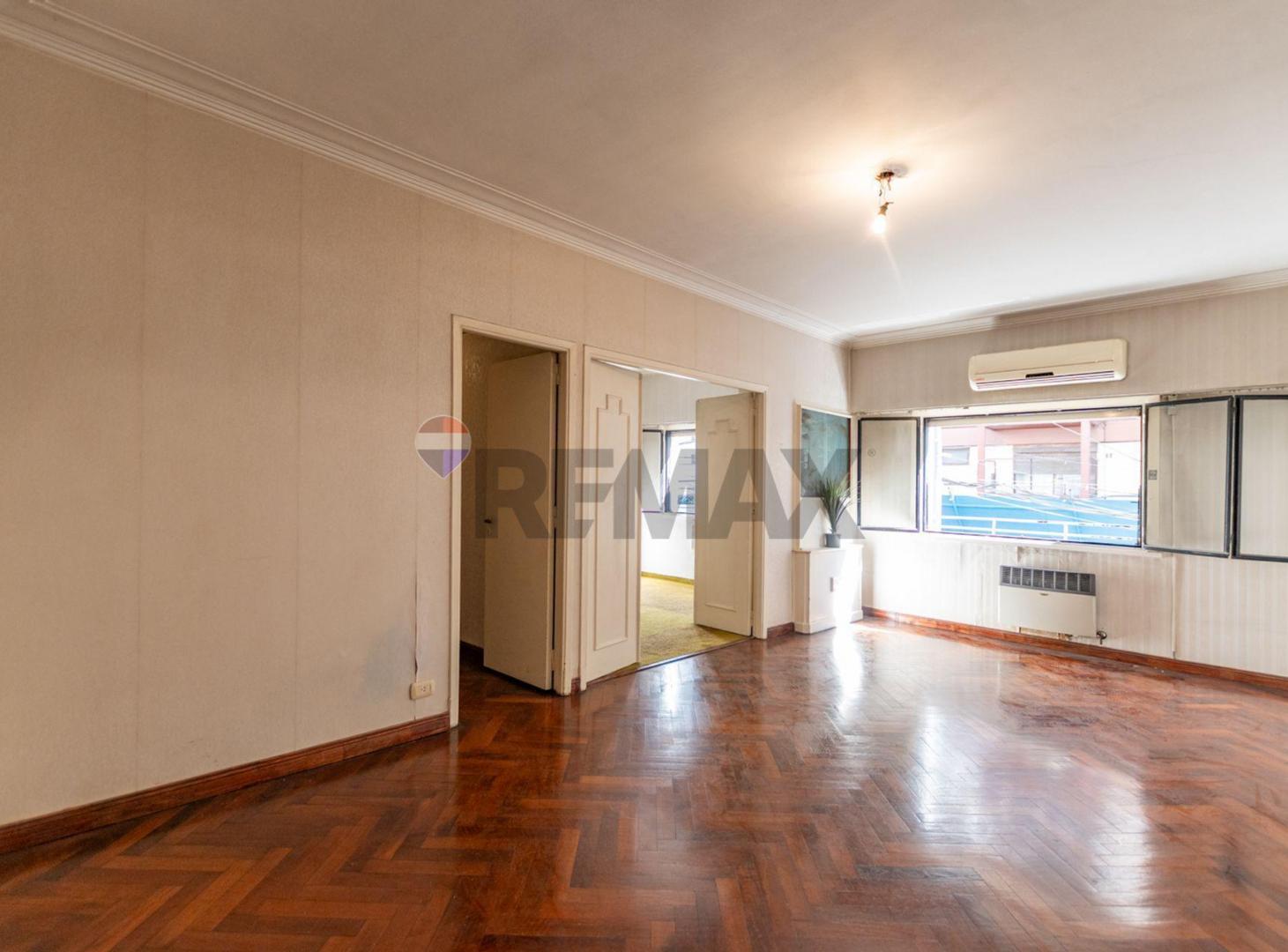 Foto de VENTA DEPTO 3 DORM Y DEPENDENCIA FLORES /CABALLITO, imagen 3