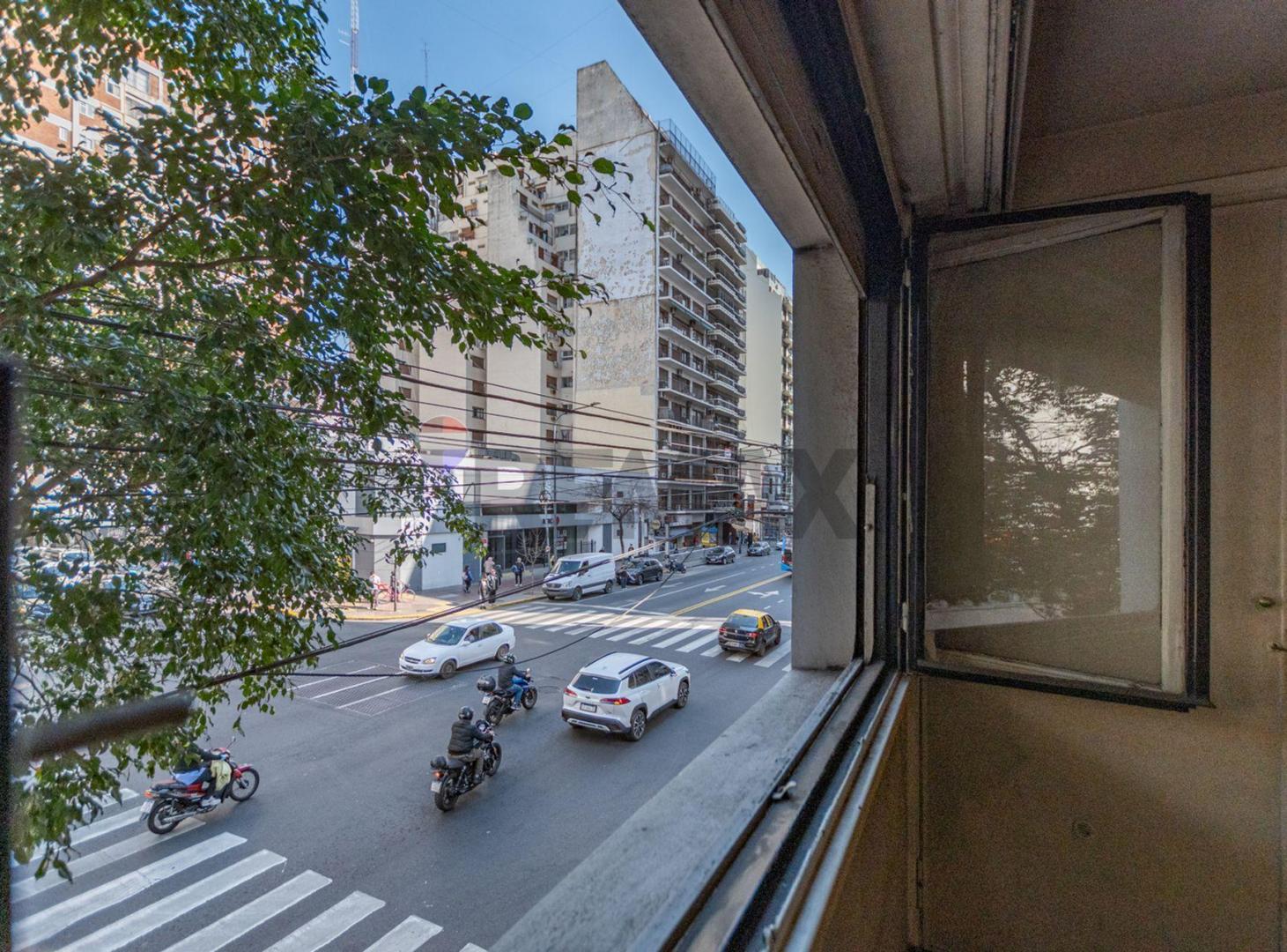 Foto de VENTA DEPTO 3 DORM Y DEPENDENCIA FLORES /CABALLITO, imagen 1